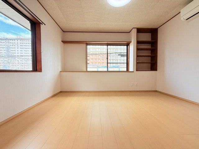 明石市大久保町駅前1丁目戸建の洋室