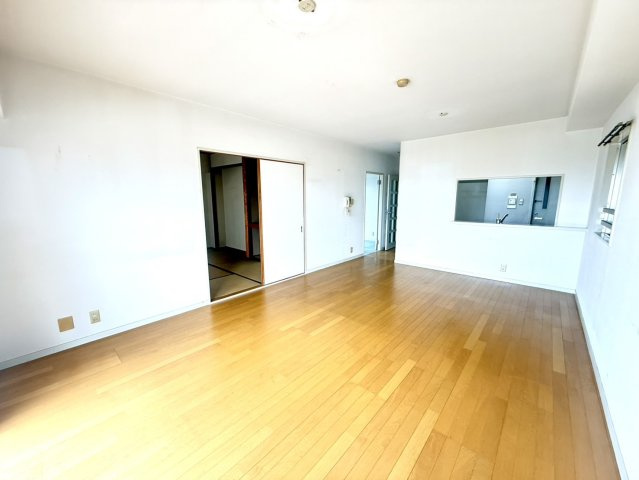 エルベコート二色の浜1棟の居間・リビング