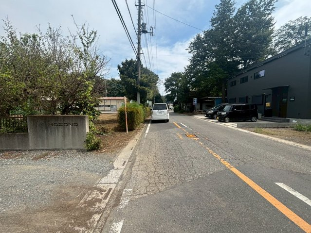 坂戸市紺屋　建築条件なし売地　東武東上線『若葉駅』バス13分　【三芳野小学区】の前面道路含む現地写真
