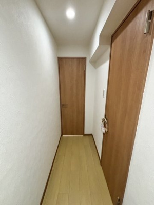 【玄関】 | 新森小路コーポ | 玄関から各お部屋へと続く廊下です。