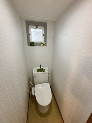 【トイレ】 | 新森小路コーポ | 温水洗浄便座完備の洋式トイレです。
