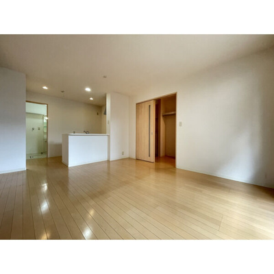 【居間・リビング】 | クラヴィエ赤坂B | 即日案内可能です♪現地待ち合わせOK！どの物件でも当社でお得にご案内できますのでまとめて内覧ください♪