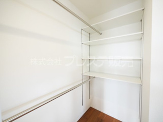 【収納】 | 現地写真（パントリー）キッチン横に大容量の食品庫を配置♪