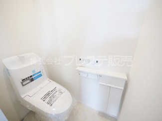 【トイレ】 | 現地写真（２階トイレ）温水洗浄便座を標準装備！