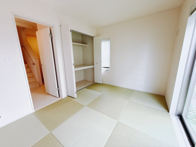 【中古戸建】前橋市堀越町の和室|和室でしか味わえない畳ならではの香りや素材で和のやすらぎを感じてください♪畳にはリラックス効果があるといわれています。のんびりするならやっぱり和室が一番ですね♪