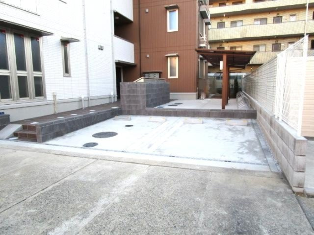 ソラーレの駐車場