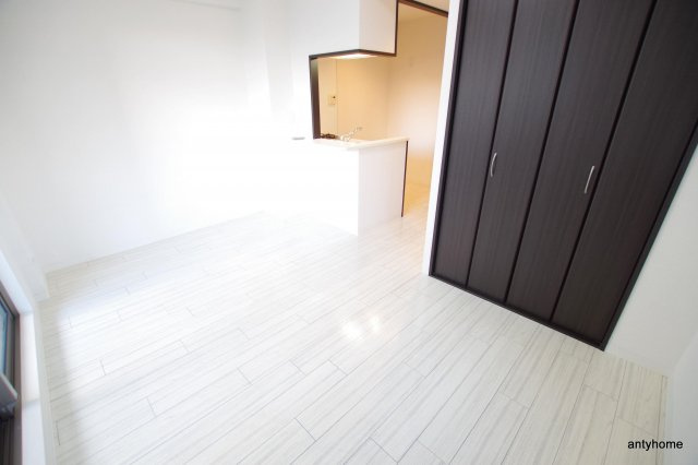 レオンコンフォート新梅田　仲介手数料無料の洋室