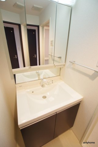 レオンコンフォート新梅田　仲介手数料無料の洗面所