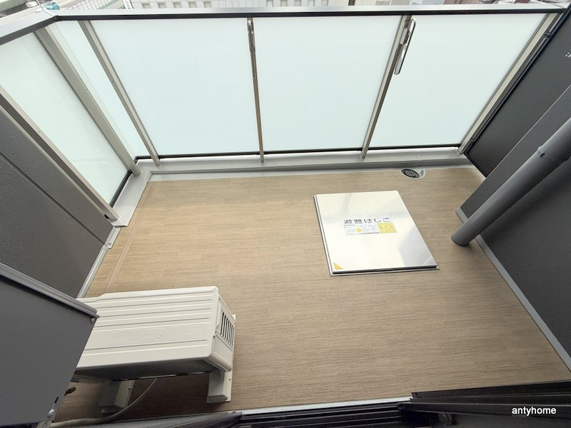 コンフォリア・リヴ本町WEST Ｑ　仲介手数料無料のバルコニー