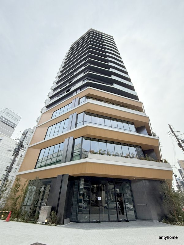 コンフォリア・リヴ本町WEST Ｑ　仲介手数料無料