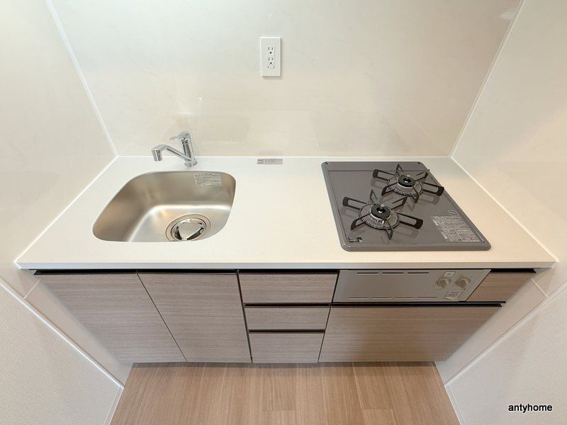 コンフォリア・リヴ本町WEST Ｑ　仲介手数料無料のキッチン