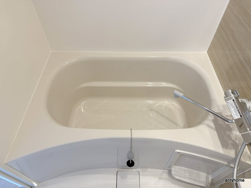 コンフォリア・リヴ本町WEST Ｑ　仲介手数料無料の浴室