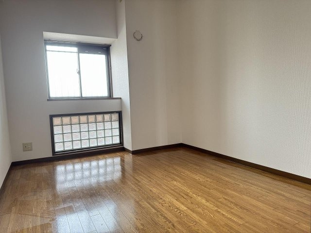 グランドール弐番館の洋室