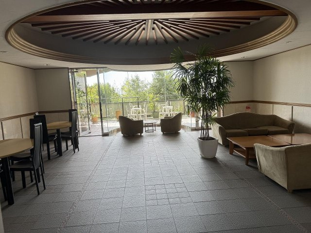 グランドール弐番館のエントランス