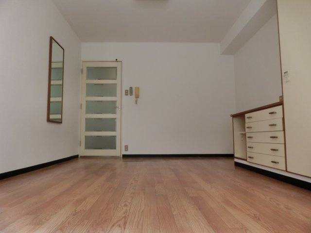 ハイツ西村の洋室