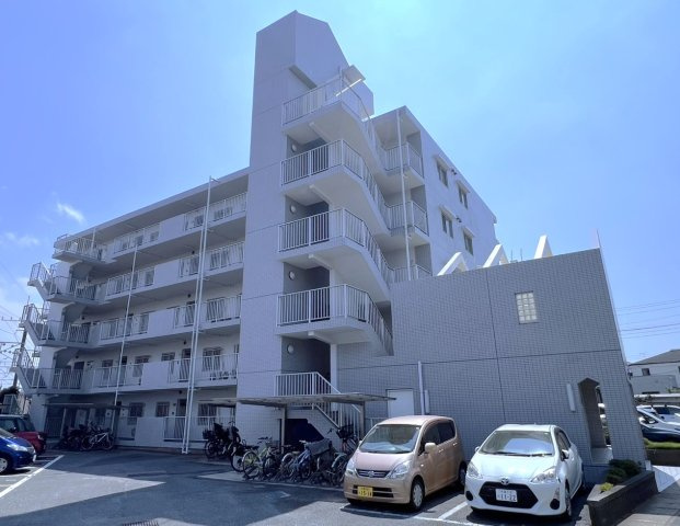 ペルル幕張の外観