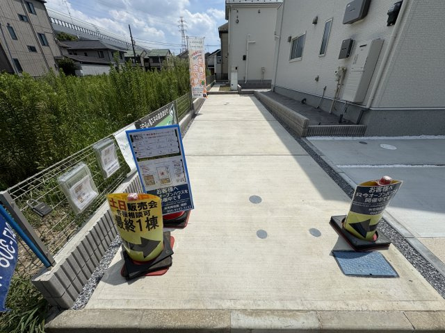 葛飾区東金町８丁目新築戸建の駐車場|2号棟駐車スペース・縦列2台駐車可