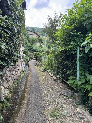 右京区梅ケ畑猪ノ尻町の前面道路含む現地写真|南側通路（非道路）です。
