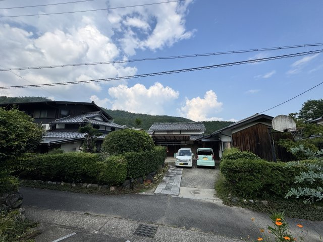 右京区梅ケ畑猪ノ尻町の外観|外観西道路より