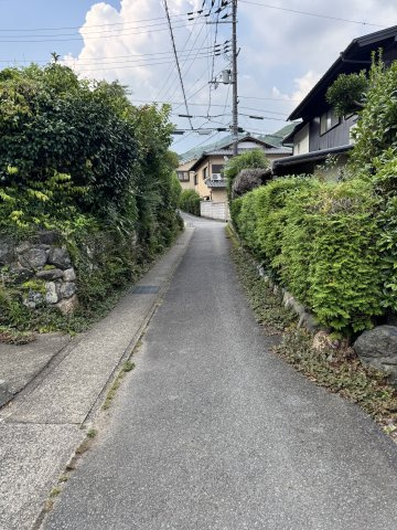 右京区梅ケ畑猪ノ尻町の前面道路含む現地写真|前面道路含む現地写真です