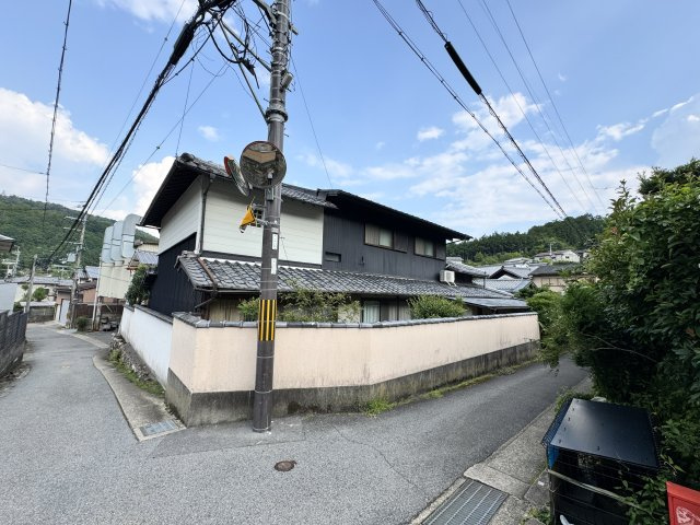 右京区梅ケ畑猪ノ尻町の前面道路含む現地写真|北西角からの現地写真です