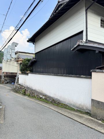 右京区梅ケ畑猪ノ尻町の外観|建物北側です。