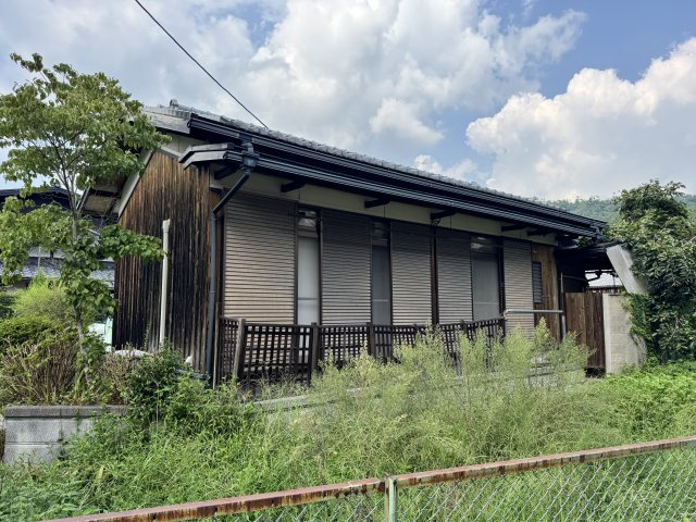右京区梅ケ畑猪ノ尻町の外観|はなれ（平屋）の南側からの写真です。