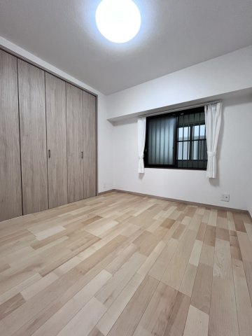 エトアール原の洋室