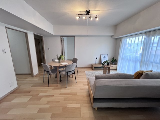 エトアール原の居間・リビング