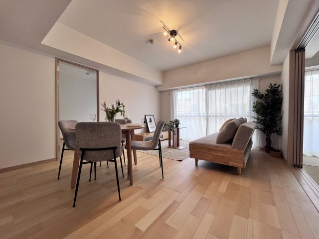 エトアール原の居間・リビング