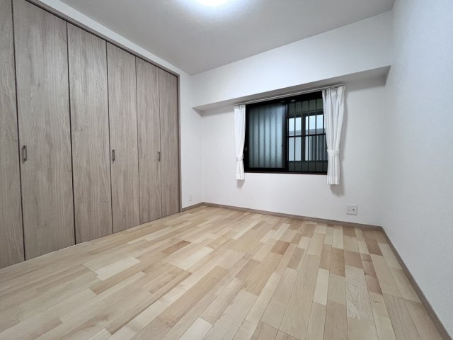 エトアール原の洋室