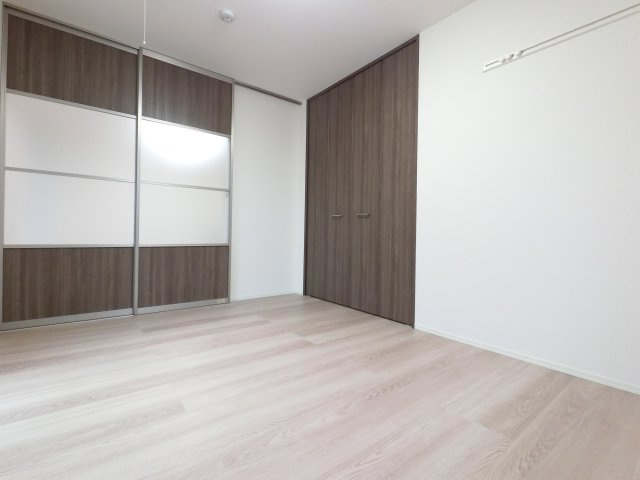 シャイングレイスの洋室