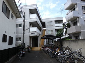 ファミーユ船橋の外観