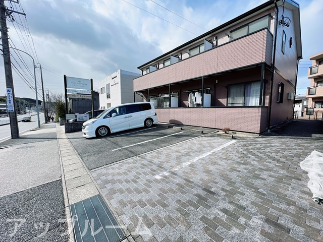 名古屋市守山区吉根１丁目のアパートの駐車場