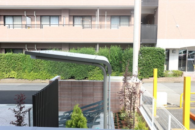 サニークレメント天王台の庭