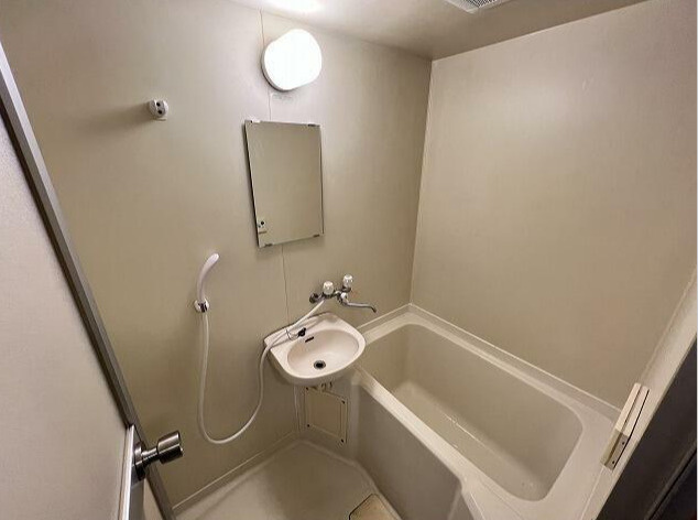 五本木アパートメンツの浴室