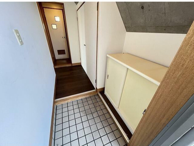 五本木アパートメンツの玄関