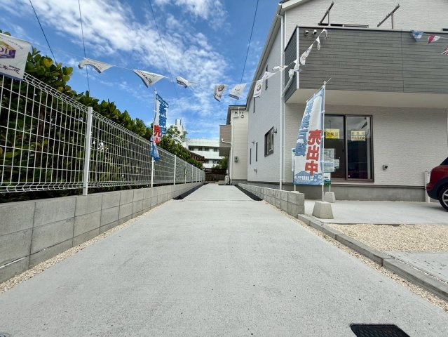 クレイドルガーデン那覇市具志 第４・１号棟の駐車場|縦列２台駐車可能スペース付き！