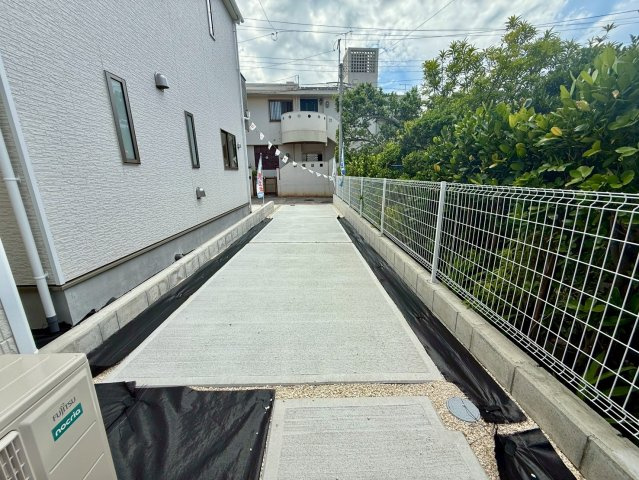 クレイドルガーデン那覇市具志 第４・１号棟の駐車場|縦列２台駐車可能スペース付き！