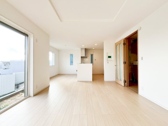 横浜市鶴見区上の宮　2号棟の居間・リビング|ゆったり過ごせる居間です