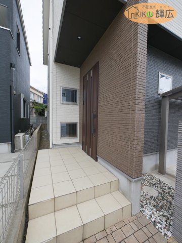 明石市二見町東二見　中古戸建の玄関