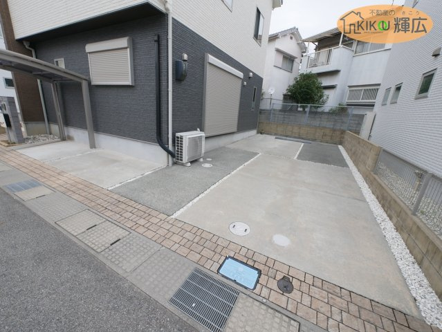 明石市二見町東二見　中古戸建の駐車場