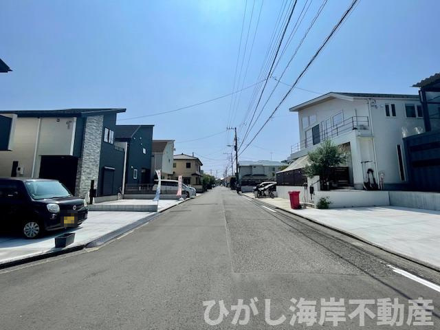 藤沢市鵠沼海岸４丁目　新築戸建　全２棟の前面道路含む現地写真|現地外観