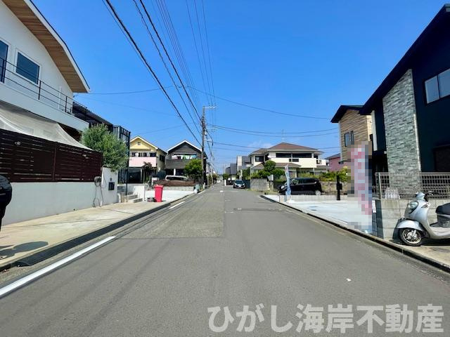 藤沢市鵠沼海岸４丁目　新築戸建　全２棟の前面道路含む現地写真|現地外観
