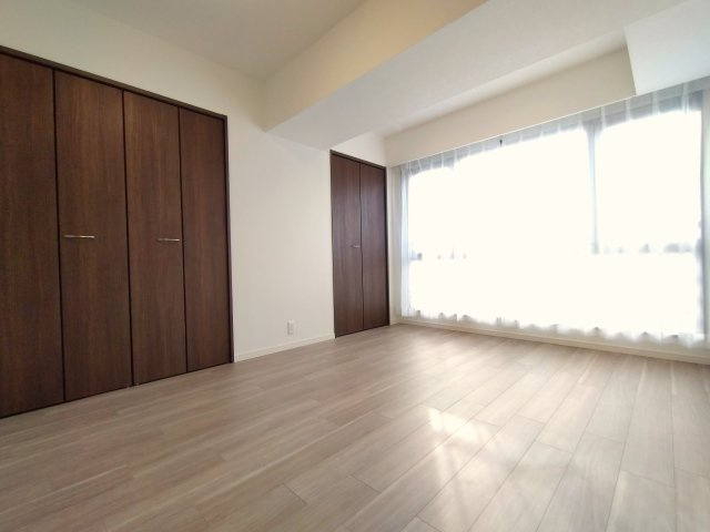 使い勝手のいい洋室です