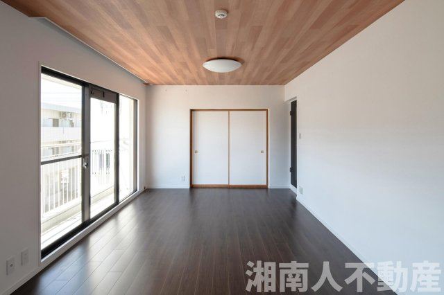 JR東海道線　【辻堂駅】　好アクセス13分‼　ライフコア茅ヶ崎の居間・リビング|内装・水回りリフォーム済み