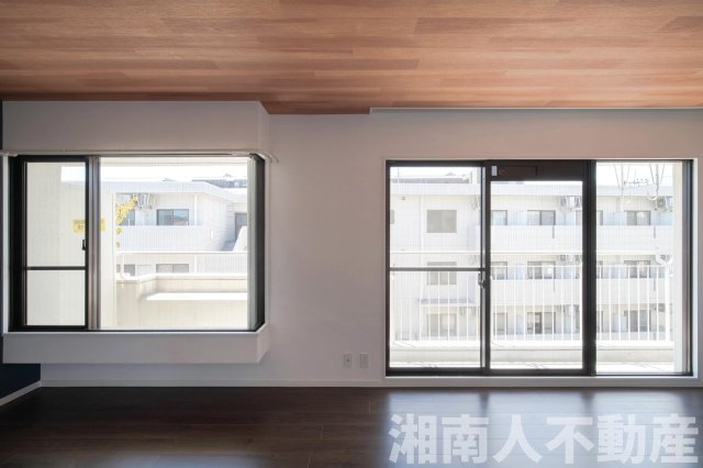 JR東海道線　【辻堂駅】　好アクセス13分‼　ライフコア茅ヶ崎の居間・リビング|内装・水回りリフォーム済み