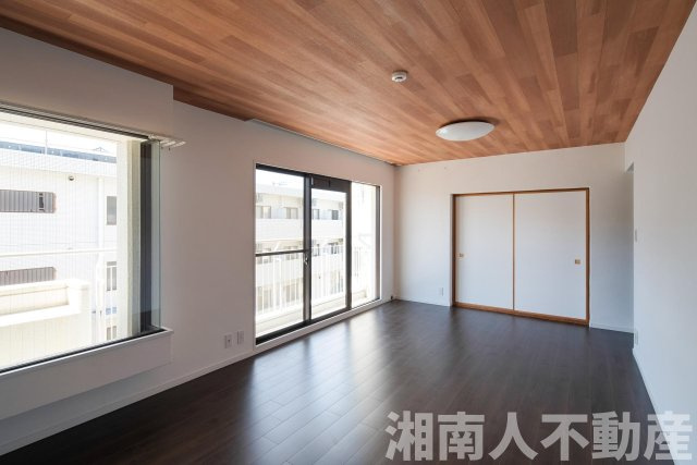 JR東海道線　【辻堂駅】　好アクセス13分‼　ライフコア茅ヶ崎の居間・リビング|内装・水回りリフォーム済み