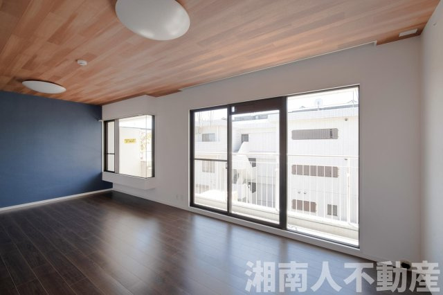 JR東海道線　【辻堂駅】　好アクセス13分‼　ライフコア茅ヶ崎の居間・リビング|内装・水回りリフォーム済み