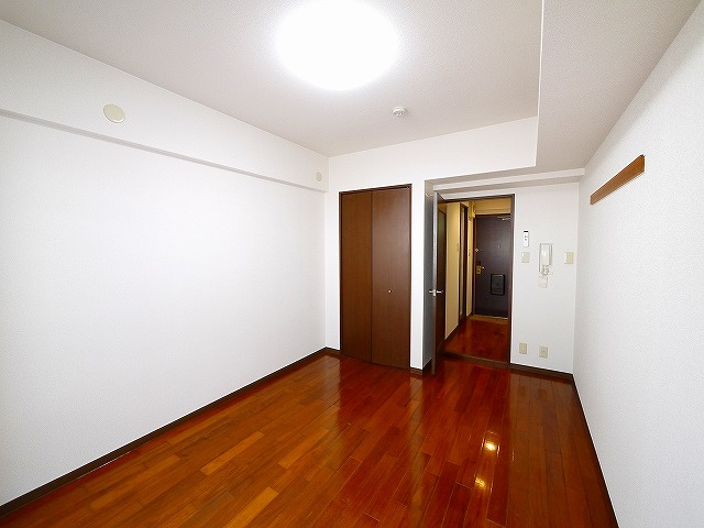 シティパレス富雄北の居間・リビング|こちらの居間で趣味の時間をお楽しみください